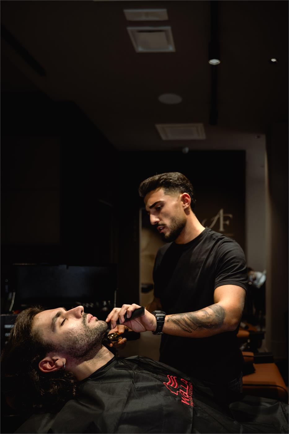 Grooming e rifinitura barba sartoriale